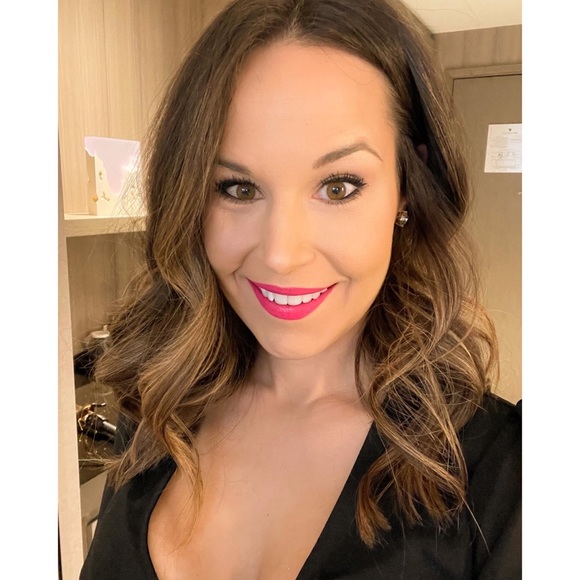 Hi Babes, I’m Lindsay! - Picture 1 of 2